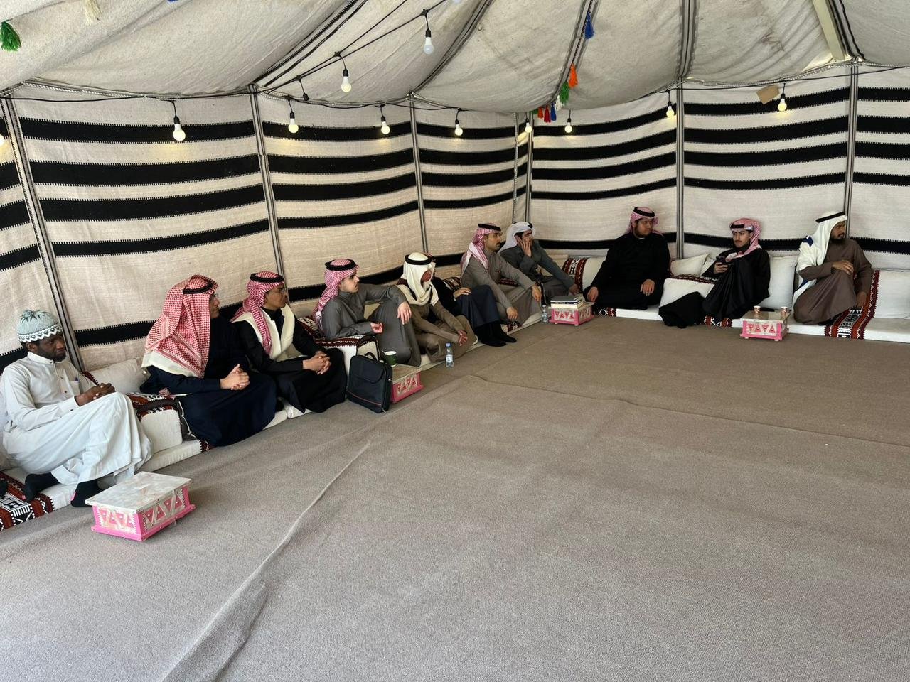 الحضور في الجلسة الحوارية